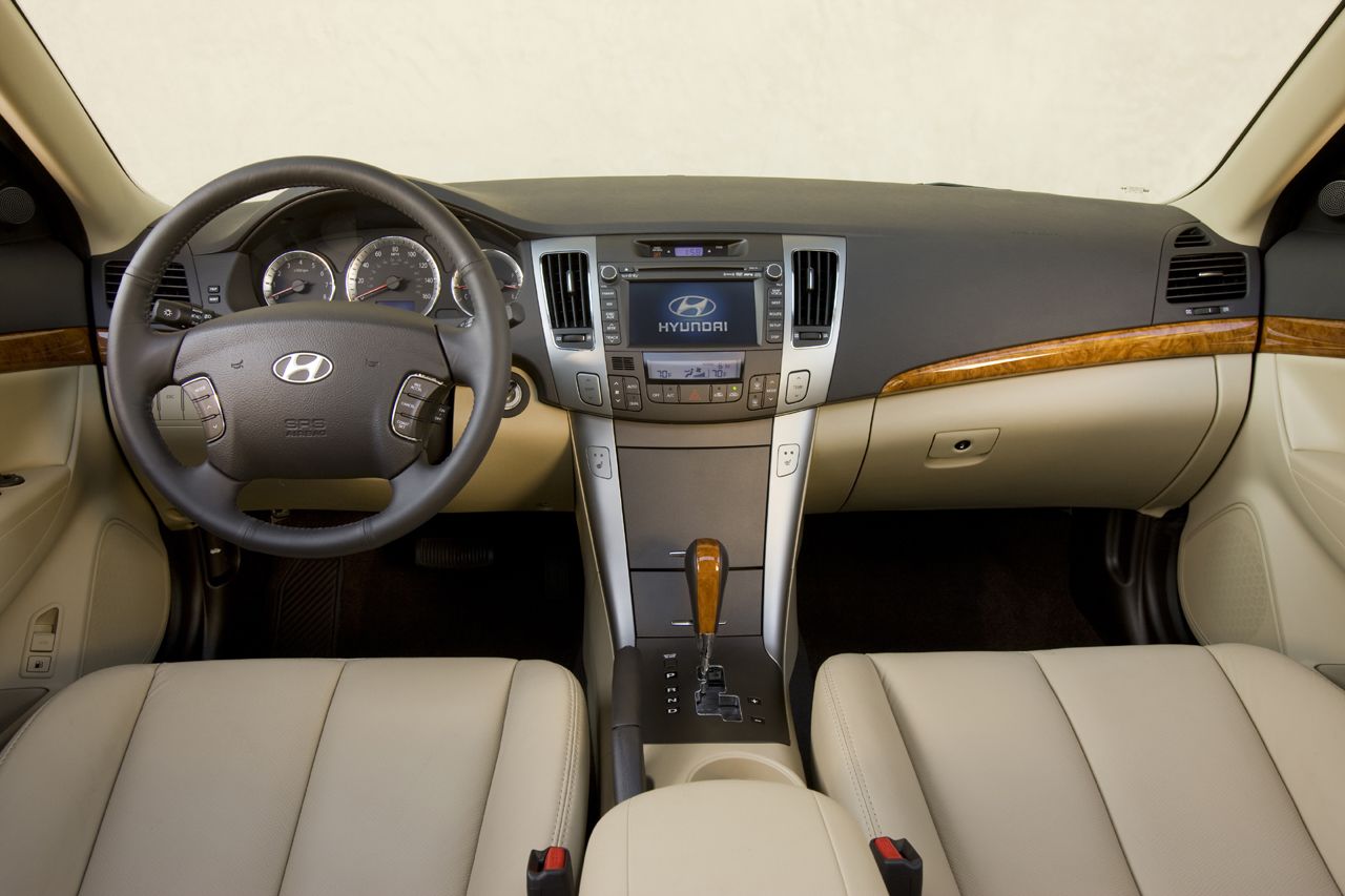 صور hyundai sonata 2009-hyundai-sonata-facelift-interior