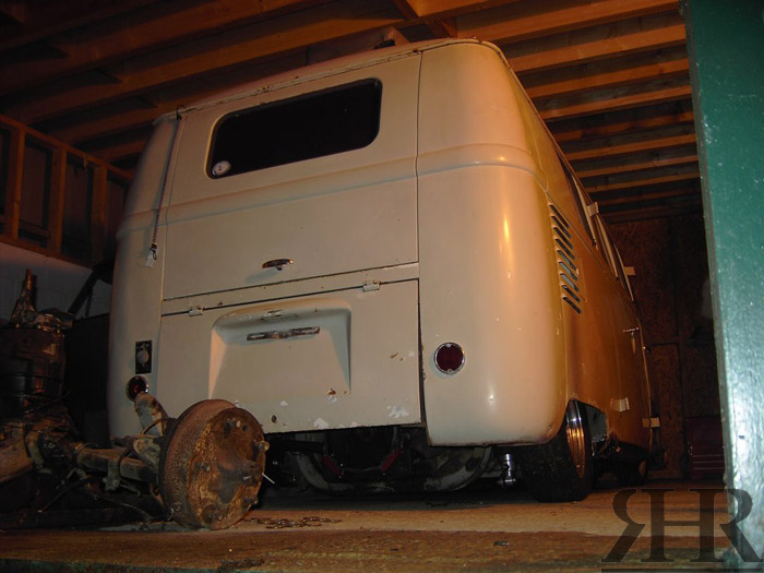 1959 VW type 2 Kombi on Air belonging to Cheers Lowrear1