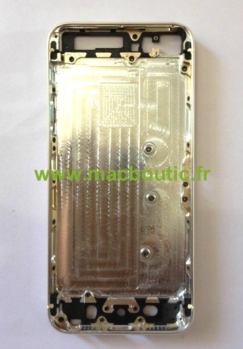 Apple Confirmed to be Releasing a Gold iPhone 5S? 135319