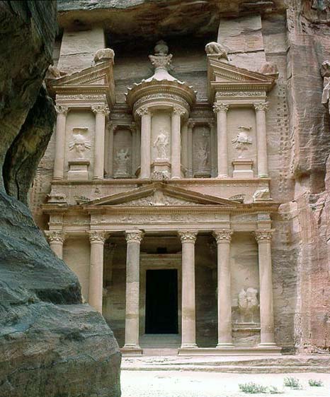  احسن عشرين مكان The-ancient-monastery-petra-jordan