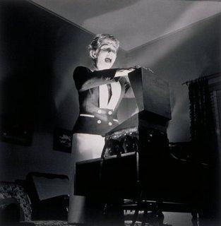 En quatrième vitesse - Kiss me Deadly - 1955 - Robert Aldrich  Imagedz