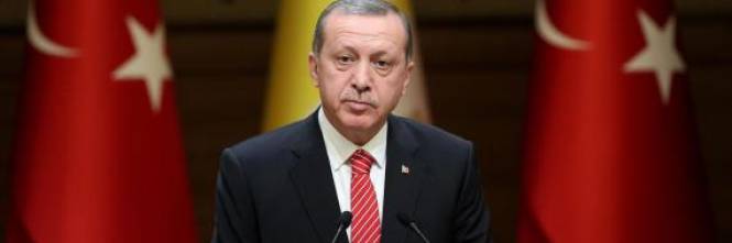 Il "bluff" di Erdogan. Vuole combattere l'Isis solo per guadagnarci 1432902277-n-erdogan-large570