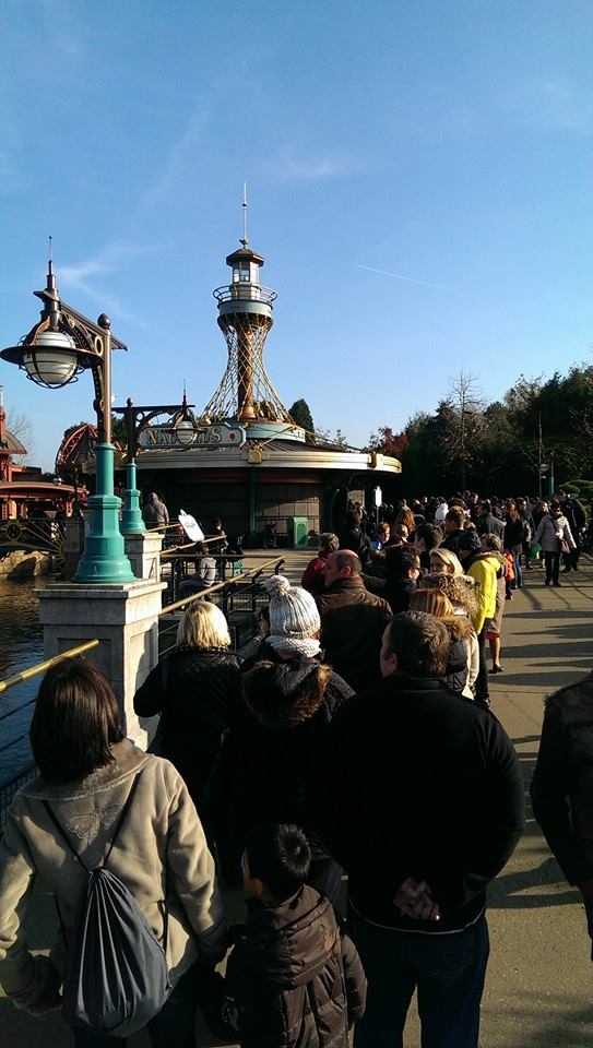 Disneyland Paris peut il vraiment se faire rattraper par des voisins Européens?  - Page 3 15257702081439534838