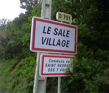 A combien nous arrêterons-nous ? - Page 32 Ville-Le-sale-village-D751