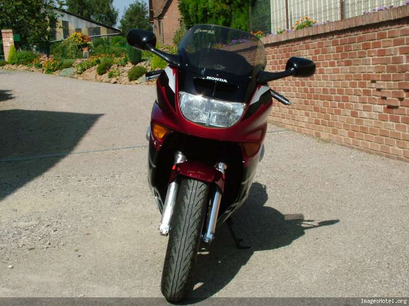 [VENDS] Honda CBR 1000F Dual CBS, 29000kms 1ere main Dscf7180