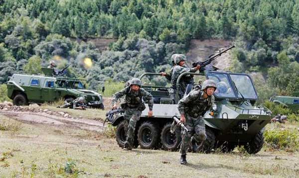 Frecuentes ejercicios militares  con fuego real en el Tíbet alarman a la India  PLA-training-2
