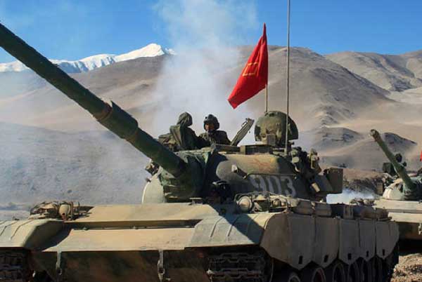 Frecuentes ejercicios militares  con fuego real en el Tíbet alarman a la India  PLA-training-6