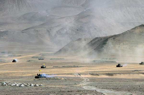 Frecuentes ejercicios militares  con fuego real en el Tíbet alarman a la India  PLA-training-7