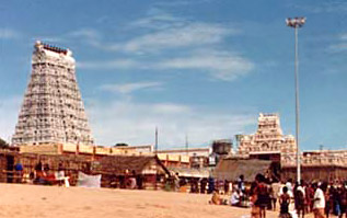 முருகப் பெருமானின் விரதங்களும், விழாக்களும் - Page 2 Tiruchendur_13098