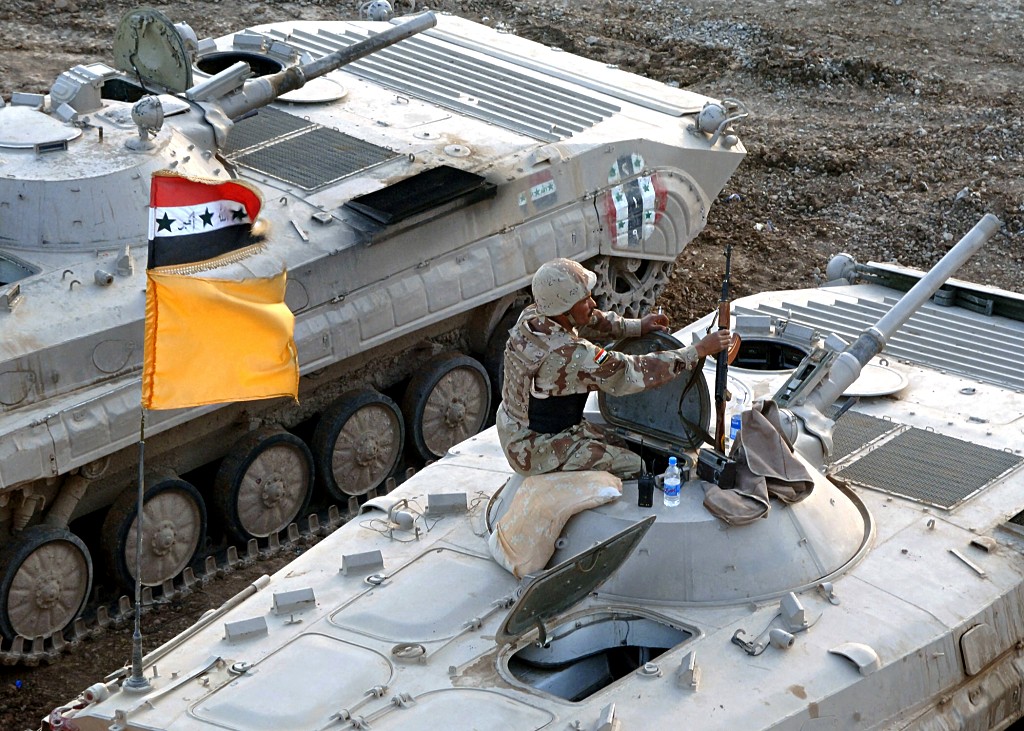 مفاجئة ال b1 centauro المصرية - صفحة 3 BMP-1_Iraqi_02