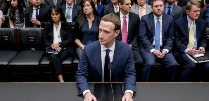 Zuckerberg pide perdón por su censura a páginas cristianas Zuckfaceb