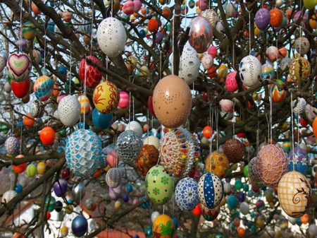 cea mai buna imagine Easter-egg-tree6-450x337