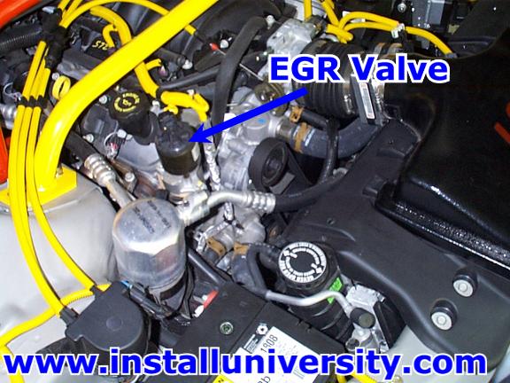 موسوعه لاعطال السيارة مع بعض الحلول Egr_valve_locator