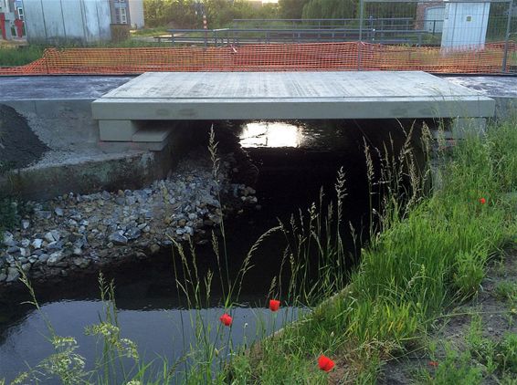 L018 Winterslag - Eindhoven (L18)  - Fietssnelweg Noord-Zuid-As Er-is-een-brug-geslagen