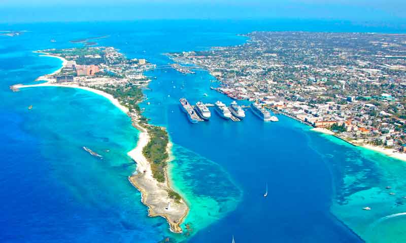 Vé máy bay đi Mỹ khám phá 3 điểm du lịch cực chất Bahamas Mỹ Nassau-the-bahamas-cruise-port-panoramic-public-domain