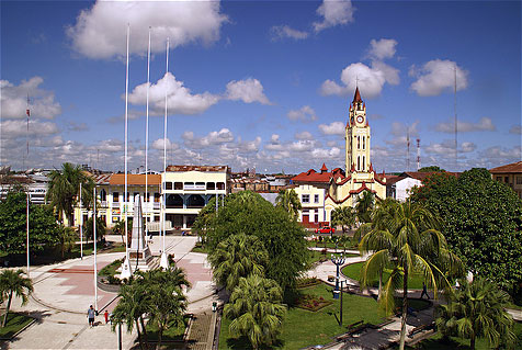 Iquitos - Atractivos Plaza-de-armas-iquitos