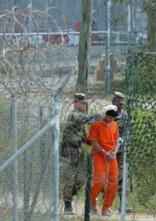 رئيس أكبر دولة في العالم أوباما كذاب كذاب Guantanamo_prison