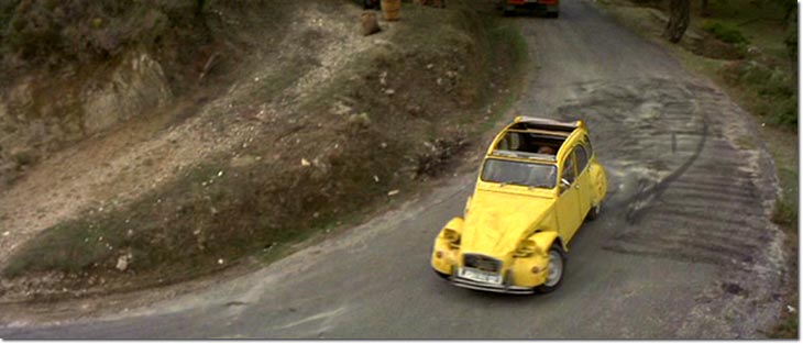 Site sur James Bond 25%20citroen-2cv