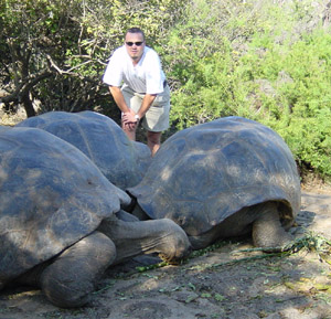 10อันดับสัตว์ที่อายุยืนที่สุดในโลก Atwt_galapagos_par_big_turtle