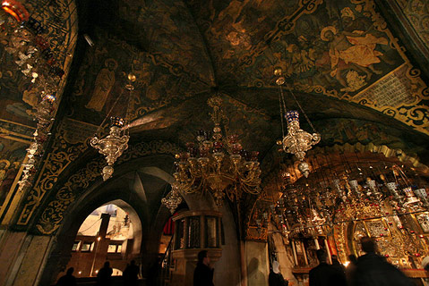 جوله بين كنائس الاراضى المقدسه  (منقول) Church-of-the-Holy-Sepulchre11