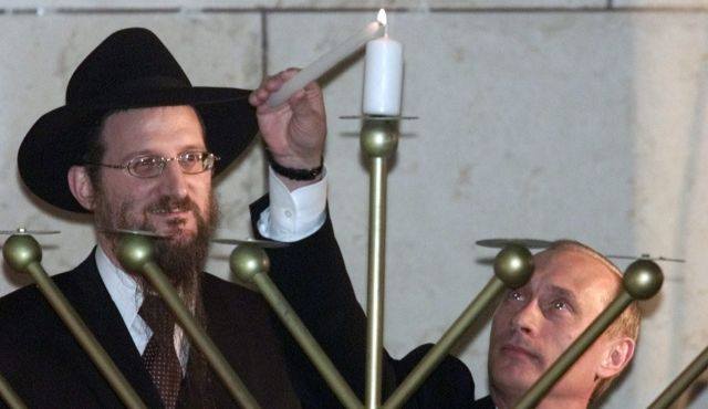 Cérémonie en l'honneur de coco Poutine-hanouckah-loubavitch-juifs