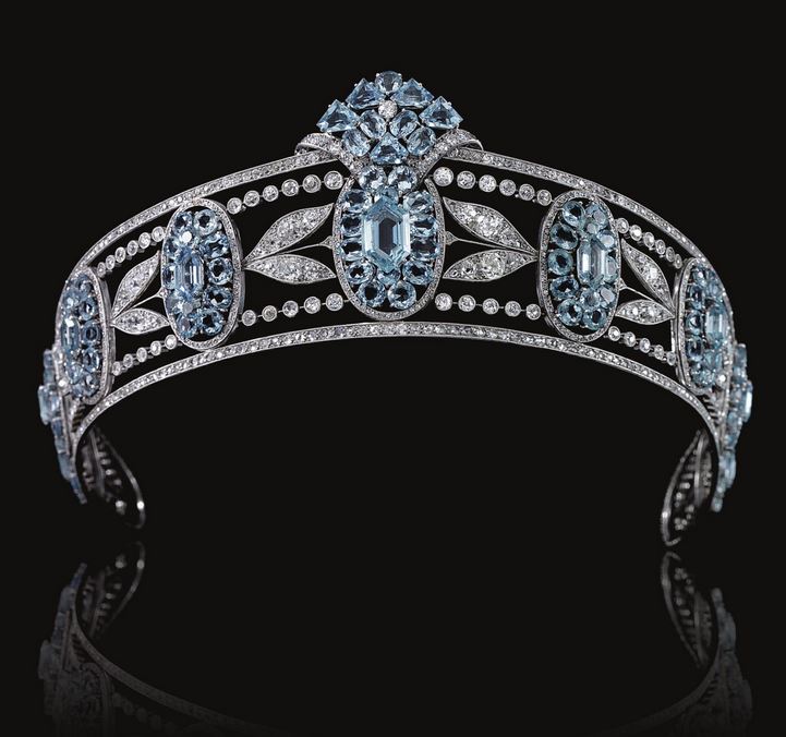 تيجان ملكية  امبراطورية فاخرة رعة BELLE-EPOQUE-AQUAMARINE-AND-DIAMOND-TIARA-CIRCA-1910-Sothebys