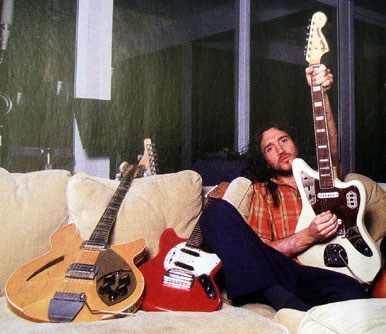 Todas las Guitarras de  John, desde el comienzo Frusciante-jaguar-mustang