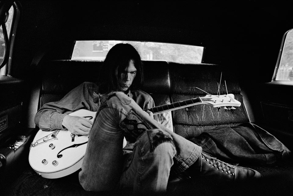 Tus fotos favoritas de los dioses del rock, o algo - Página 12 Neil-Young
