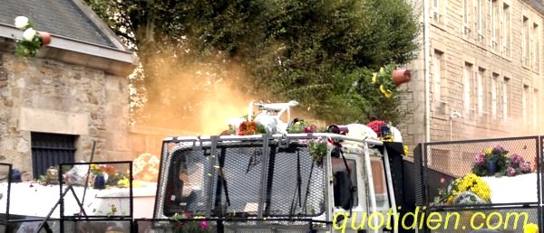 Histoire : LA REVOLTE DES BONNETS ROUGES Quimper05