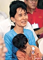 Most beautiful Asian LADY! - 昂山素姬（ Aung San Suu Kyi） 26504_200x200