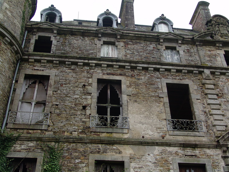 Vieilles maisons et sites ... - Page 2 Chateau03