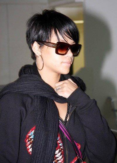 Rihanna... - Page 2 Rihanna-7-28-08