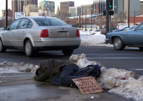 1 - [GAME] Post a random picture - Page 24 Homeless-in-Winter