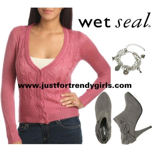 حصري.. حصري.. مجموعة wet seal 2012 للصباياااا !!..!! Wet-seal-sweaters-10-s