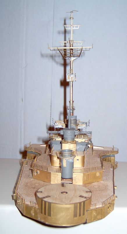 Schlachtschiff Bismarck von Amati 1/200 Bismarck%200054