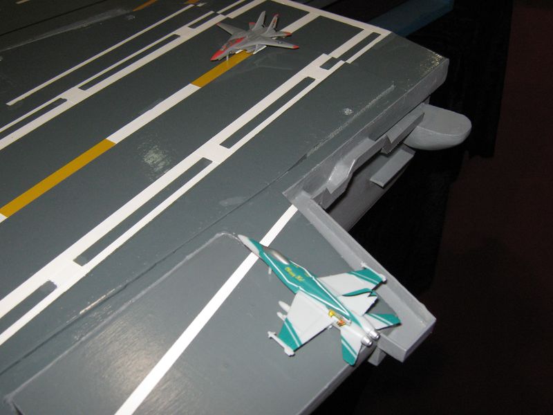 Flugzeugträger Nimitz 1/200 von kaewwantha - Seite 3 Nimitz%200165