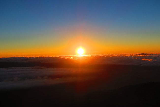 غروب الشمس في العين الحمئة  Sunset-on-Mauna-Kea-Big-Island-Hawaii-3(1)