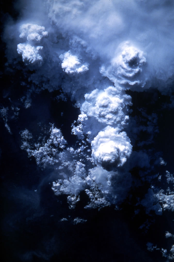 جبال من الغيوم Clouds041415