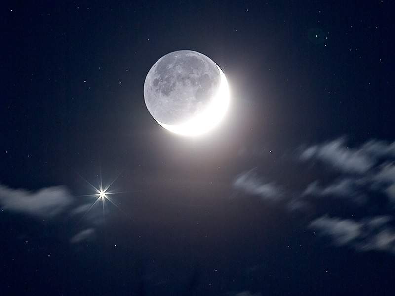 صورة نادرة للقمر والزهرة Venusmoon