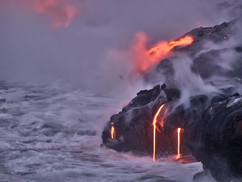 ولادة جزيرة بركانية Volcano_island