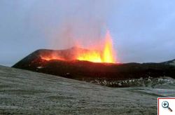 UN SOLO VULCANO BLOCCA L'INTERA RETE AEREOPORTUALE D'EUROPA. Eruzione-vulcano-islanda_250x164_d89c66172515f2d639729ab21a5ace73