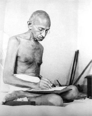 அப்துல் கலாம் - கட்டுடைக்கப்பட வேண்டிய பிம்பம்  Gandhi_321