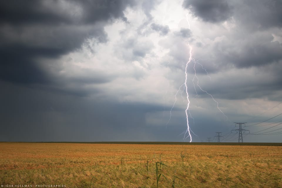 Orages sur le Calvados Foudre-orage-11-juin-2015-calvados-igor-hollman-chasseur-orages-photo-1