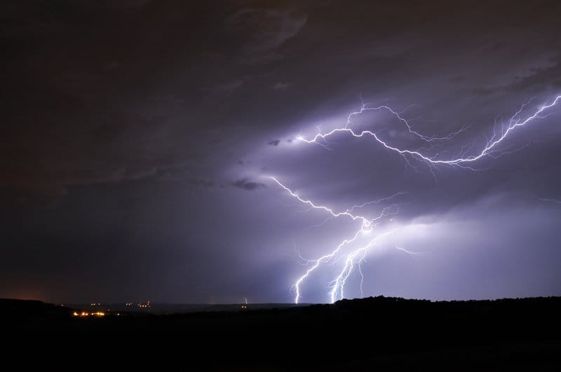 Eclairs intra-, internuageux et impacts de foudre sur les hauteurs de Périgueux Orages-8-mai-2015-dordogne-mathieu-mayoux-3