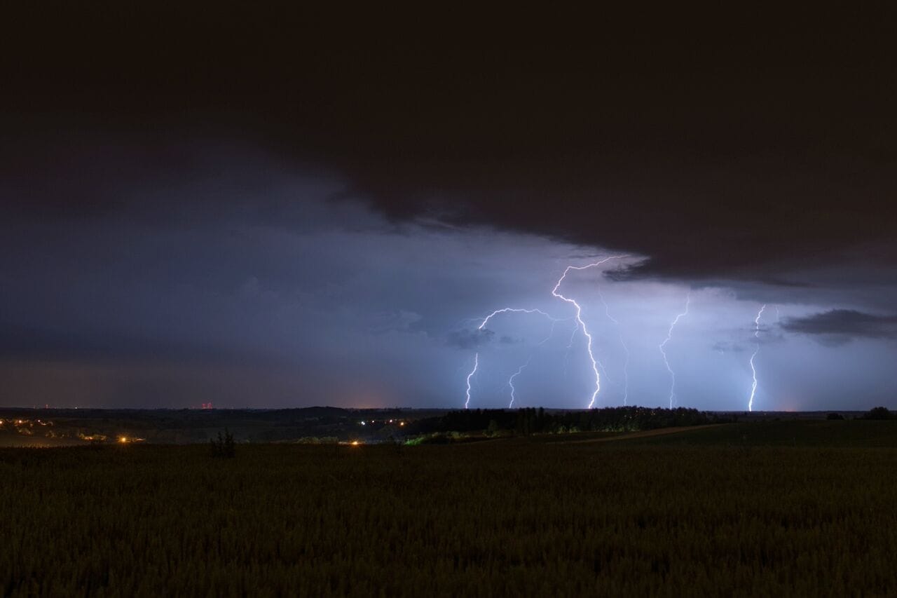 Activité électrique marquée en Alsace Orage-7-juin-2015-foudre-chasseur-orages-guillaume-scheib-photo-4