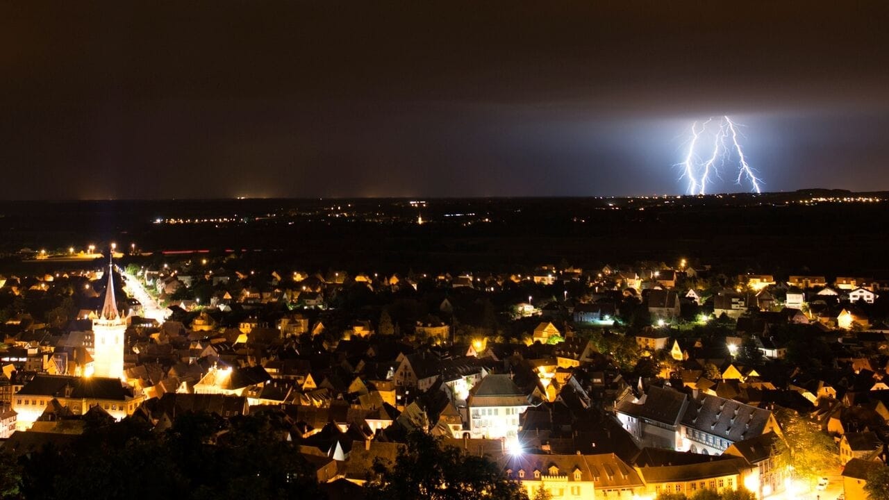 Activité électrique marquée en Alsace Orage-7-juin-2015-foudre-chasseur-orages-guillaume-scheib-photo-8