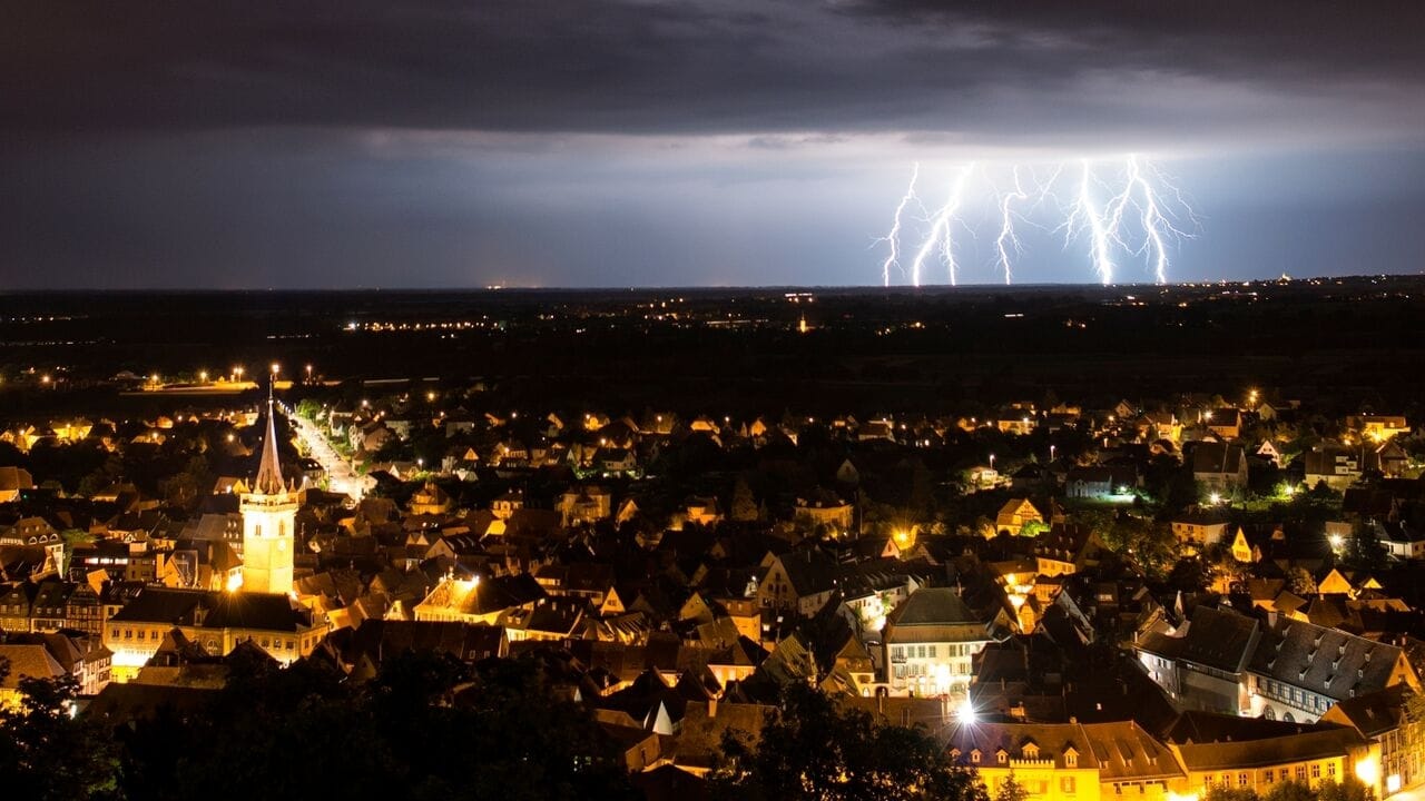Activité électrique marquée en Alsace Orage-7-juin-2015-foudre-chasseur-orages-guillaume-scheib-photo-9