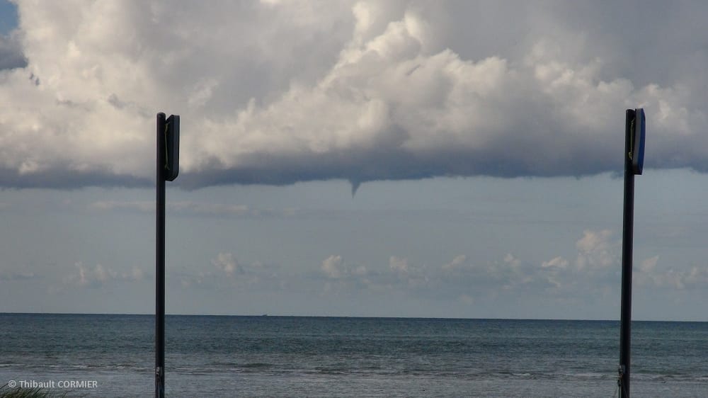 Trombe marine sur les côtes normandes le 23 août Trombe-marine-normandie-nord-23-aout-2014-tuba-2