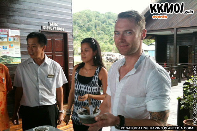 Ronan Keating @ Marine Awareness Month 21-22 April 2012 Ronan_plantingcoral