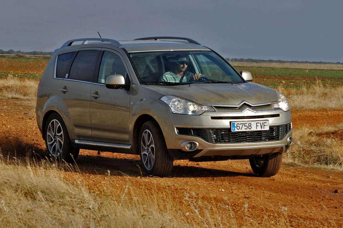 [Peugeot/Citroën] 4007/C-Crosser - Page 27 047